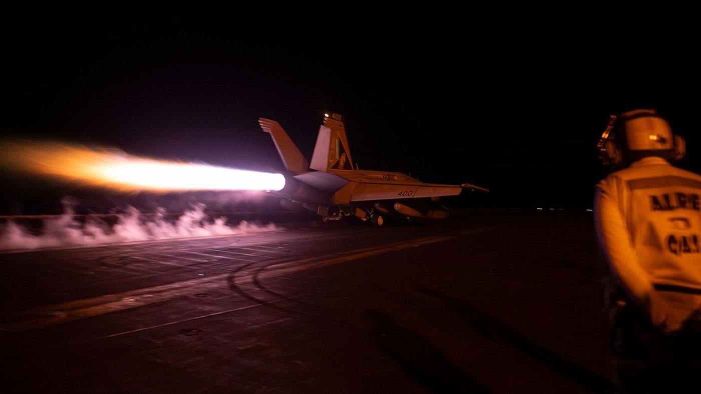 USA bombardieren iranische Stellungen – Trump erwägt weitere Militärschläge