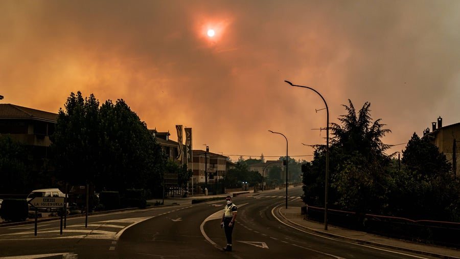 Schwere Waldbrände in Frankreich und Spanien: Hunderttausende Menschen evakuiert