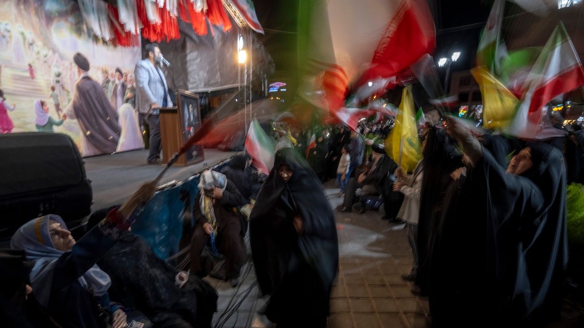 Trump droht mit Angriffen auf iranische Brücken und Kraftwerke