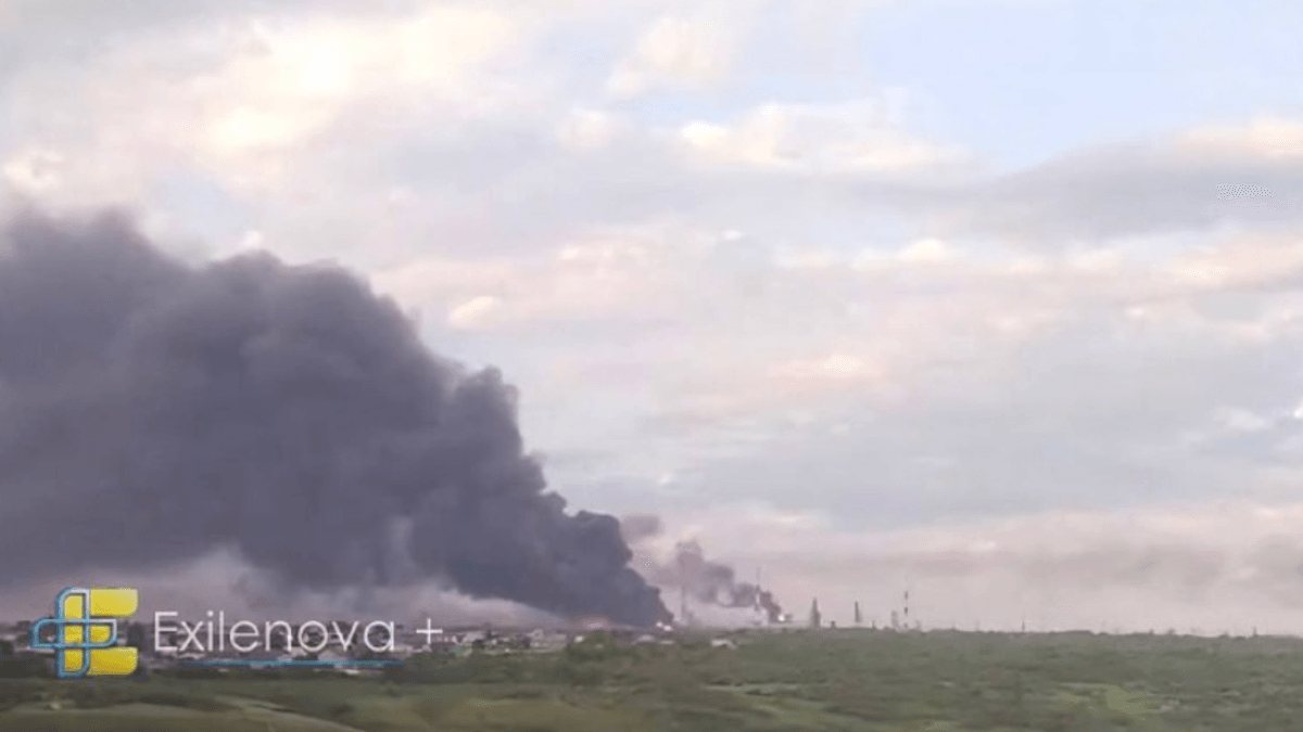 Ukrainische Drohnen treffen russische Raffinerie und Schiffe im Asowschen Meer