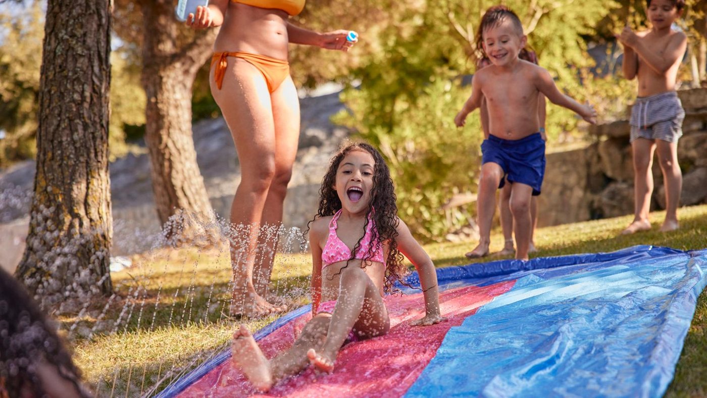 Sechs Spielideen für einen unvergesslichen Kindergeburtstag im Freien