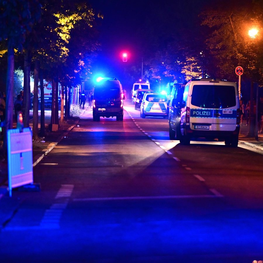 Ein Toter und zahlreiche Verletzte nach Fahrzeugangriff auf CSD in Berlin