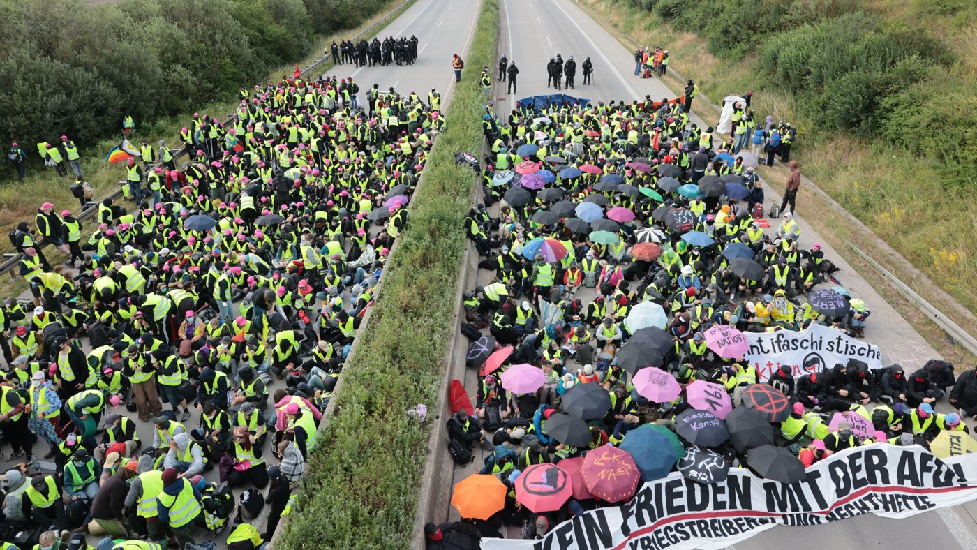 A71 gesperrt: Massive Verkehrsbehinderungen durch Anti-AfD-Demos in Erfurt