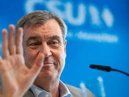 Tomatenwurf auf Markus Söder: Angreifer bei Veranstaltung am Chiemsee festgenommen